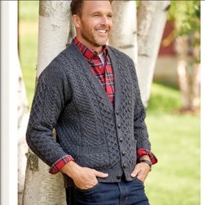 Carraigg Donn Irish Wool Timeless V-neck Cardigan